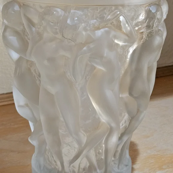 Lalique Crystal Vase - Picture 5 of 7